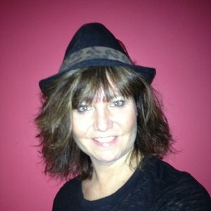 Meet your Posher, Debbie